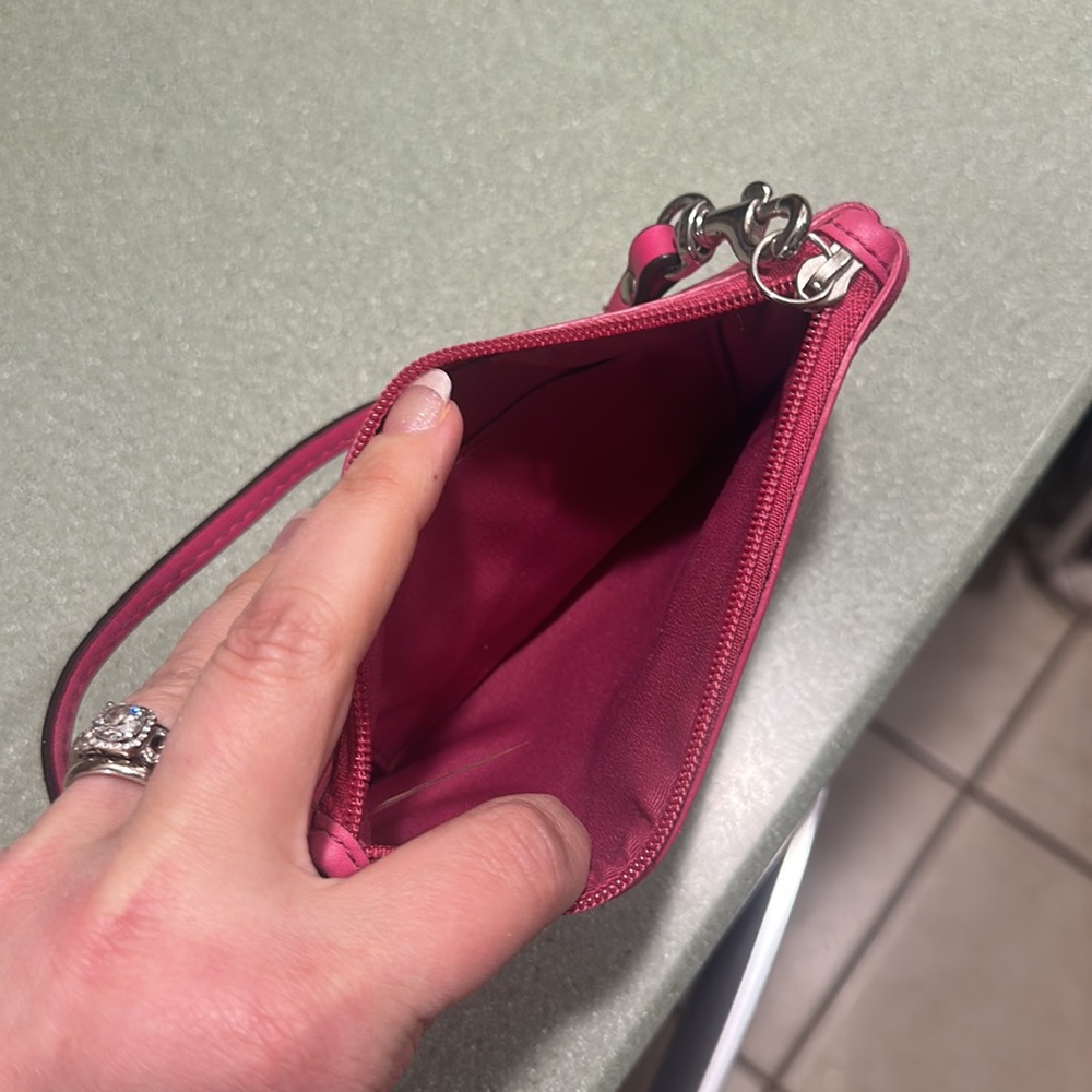 Coach wristlet - Picture 4 of 6